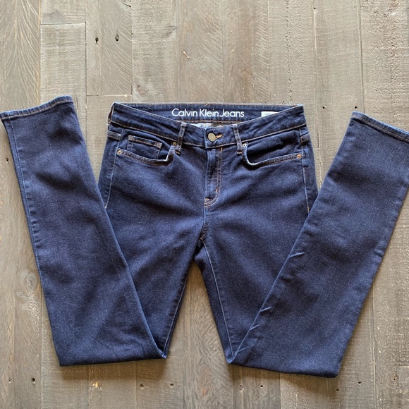 28x32 jeans what size is that